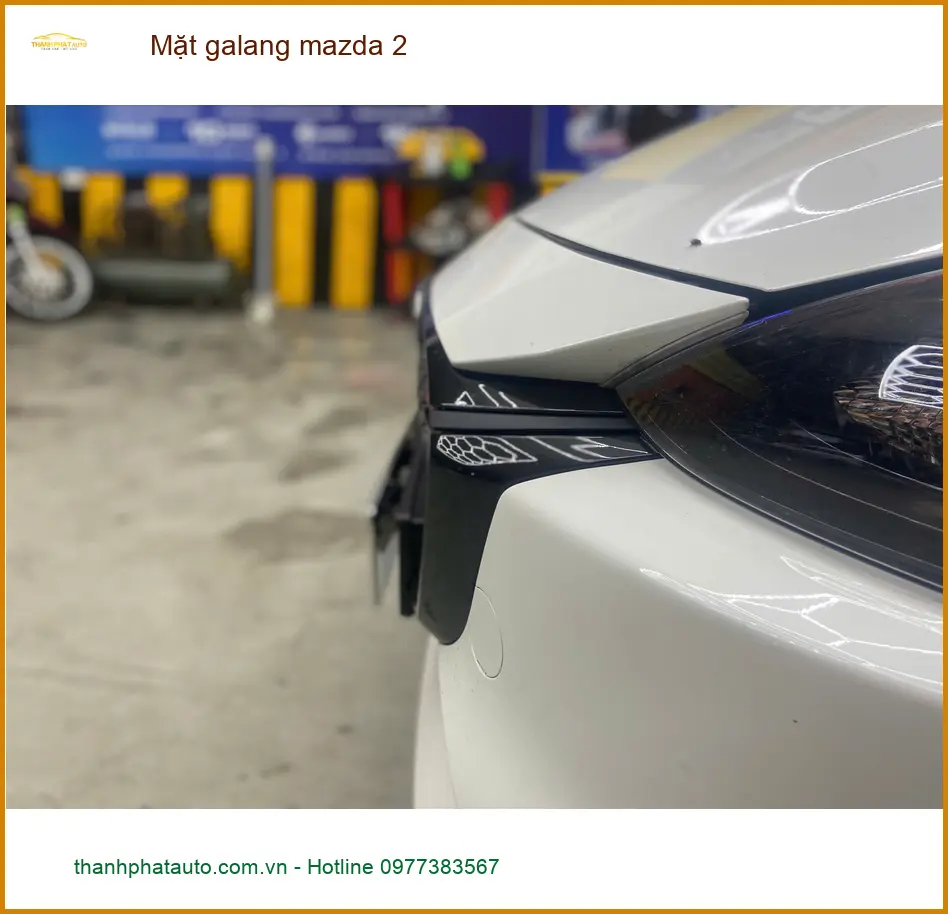 Anh Hưng lắp mặt galang Mazda 2 tại Quận 12 để làm mới diện mạo xe ảnh thực tế 2