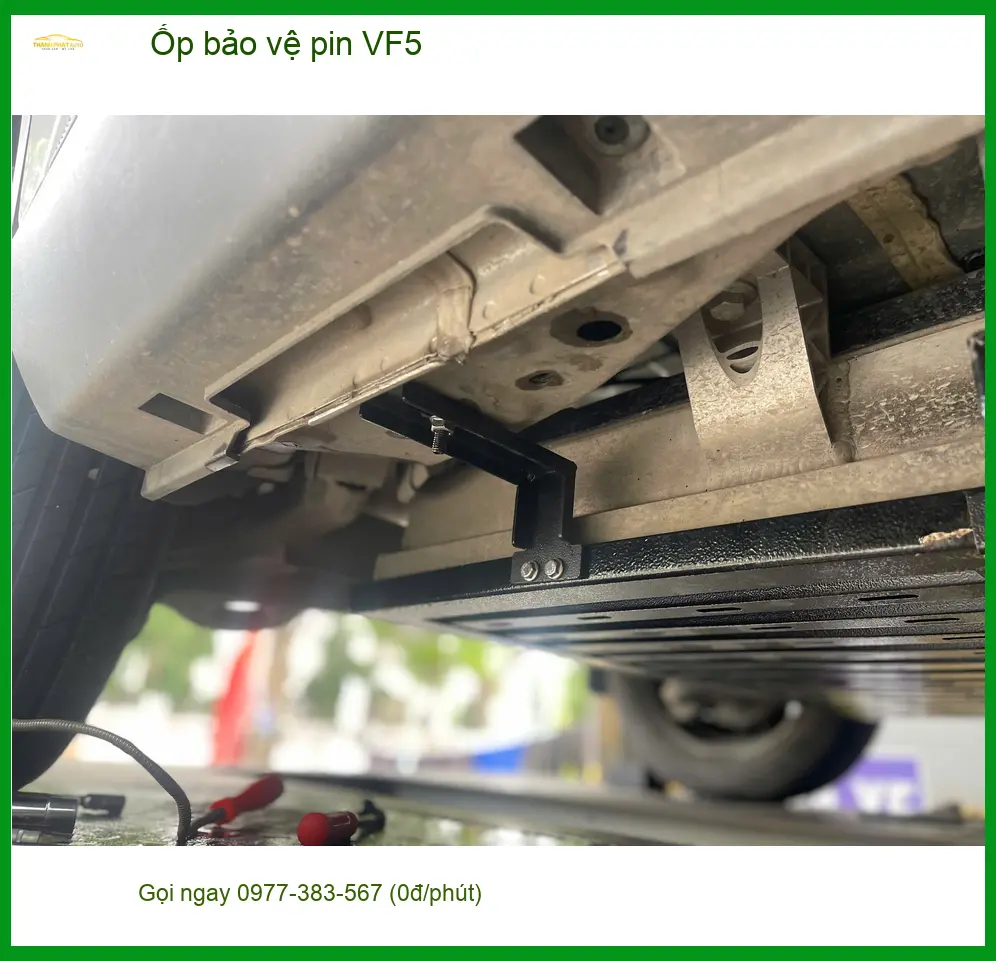 Anh Minh lắp Ốp bảo vệ pin VinFast VF5 tại Cần Giờ phòng tránh hư hỏng ảnh thực tế 4