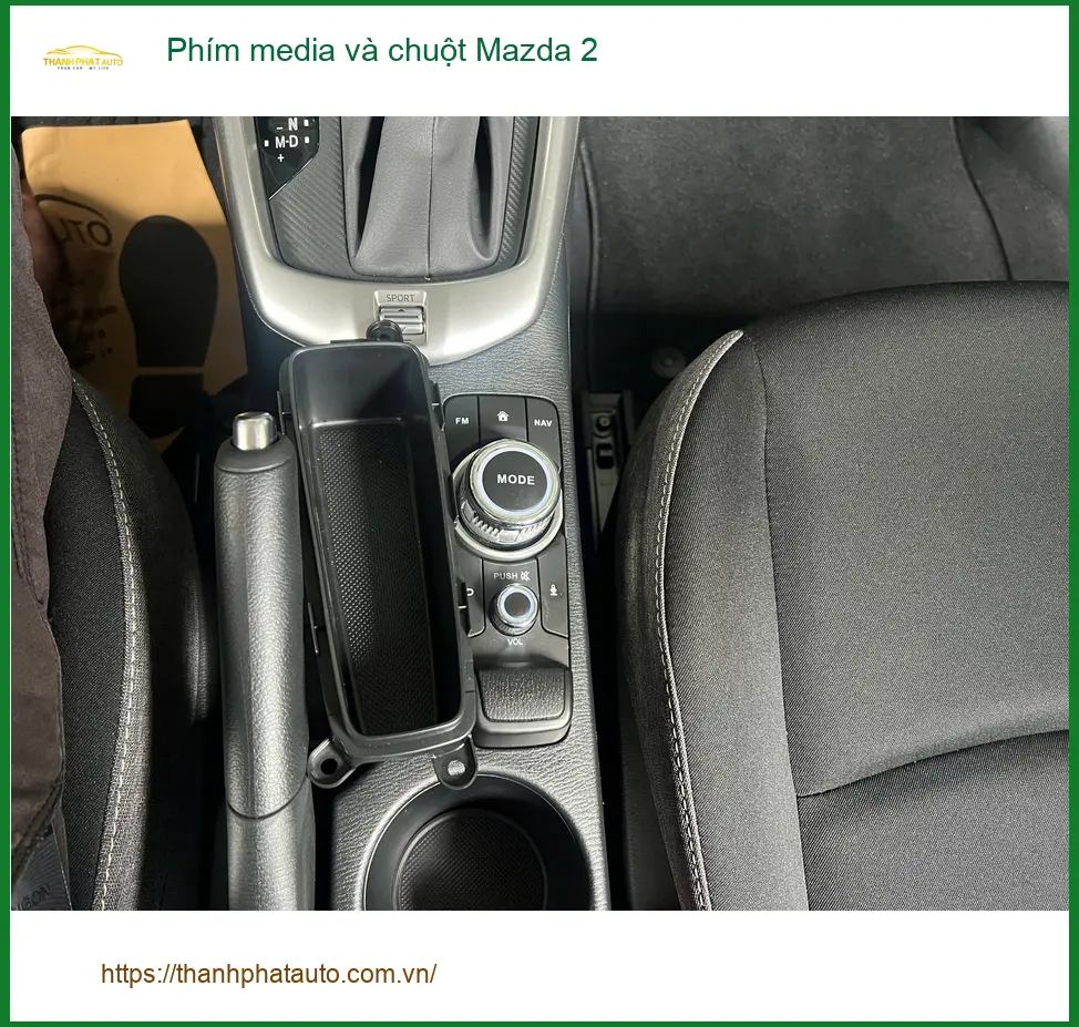 Anh Quang Minh lắp Phím media và chuột Mazda 2 Quận 2 vì phím cũ bị trơ, khó bấm ảnh thực tế 3