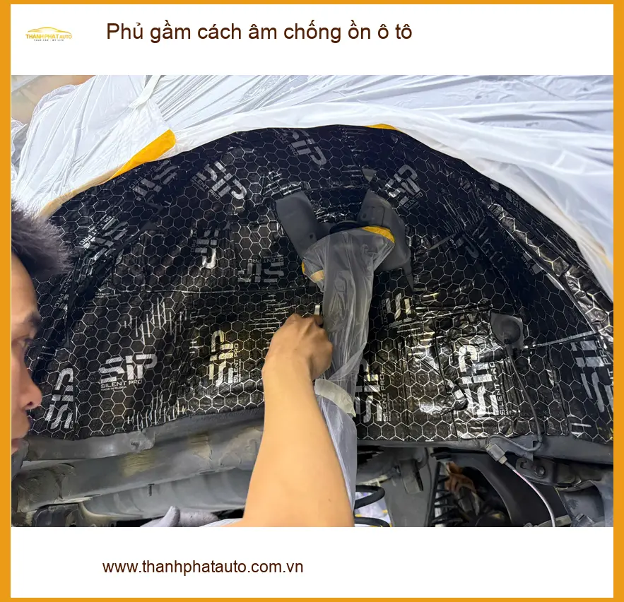 Chị Phượng phủ gầm cách âm chống ồn Hyundai Accent tại Cần Giờ để giảm ồn xe ảnh thực tế 3
