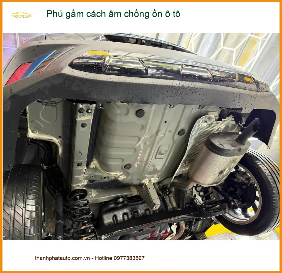 Chị Phượng phủ gầm cách âm chống ồn Hyundai Accent tại Cần Giờ để giảm ồn xe ảnh thực tế 4