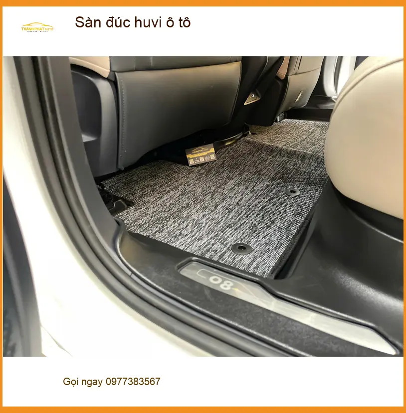 Anh Khánh lắp sàn đúc huvi ô tô cho Hyundai Accent tại Hóc Môn để nội thất luôn sạch sẽ ảnh thực tế 3