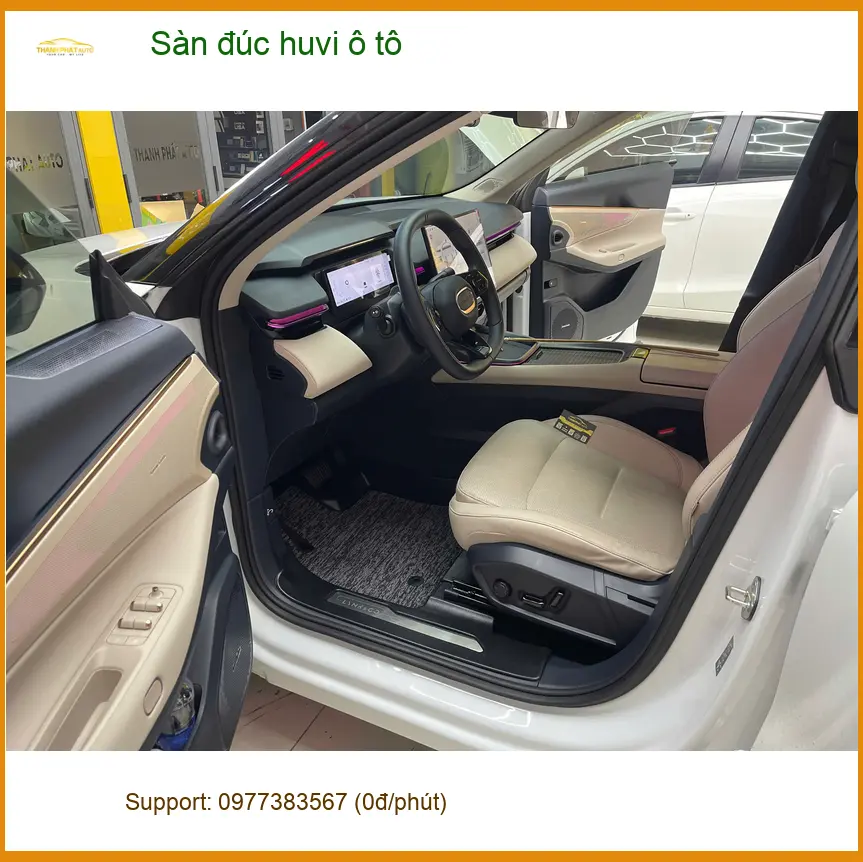 Anh Duy lắp Sàn đúc huvi ô tô cho Hyundai Accent tại Quận 4 để nội thất luôn sạch đẹp ảnh thực tế 3