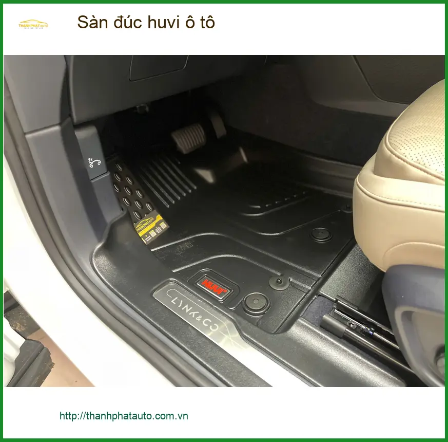 Anh Duy lắp Sàn đúc huvi ô tô cho Hyundai Accent tại Quận 4 để nội thất luôn sạch đẹp ảnh thực tế 5