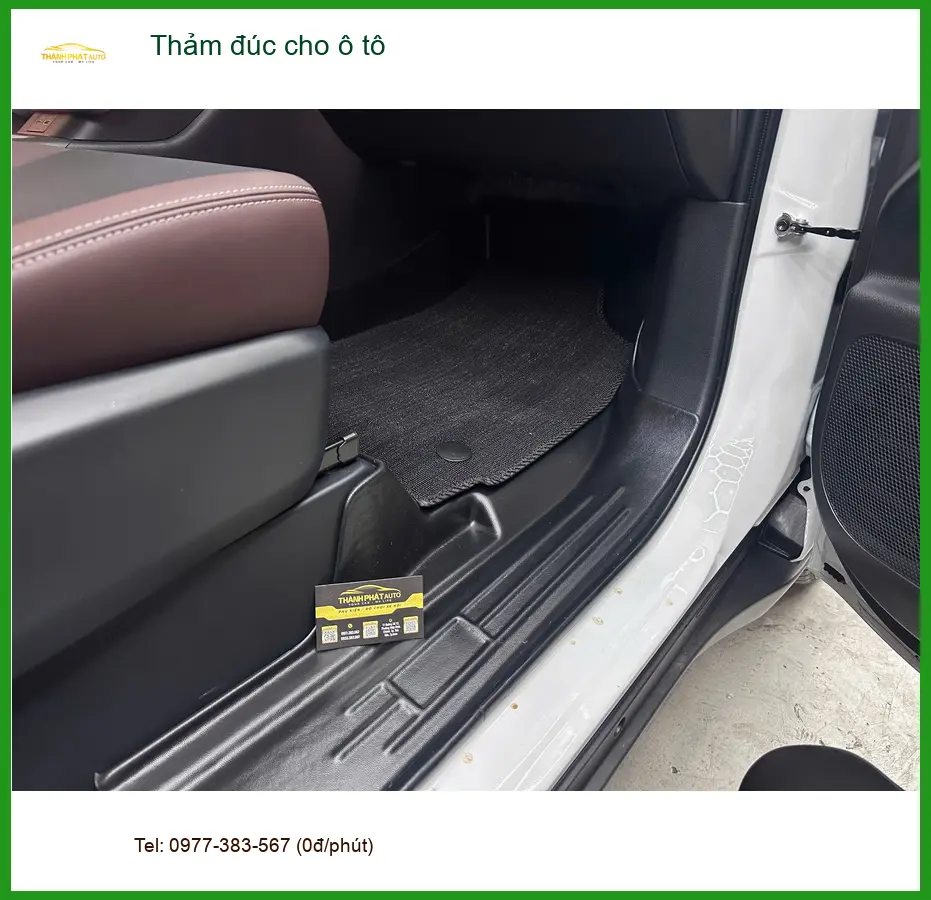 Chị Thảo lắp thảm đúc cho Hyundai Accent tại Quận 9 để nội thất luôn sạch đẹp ảnh thực tế 2