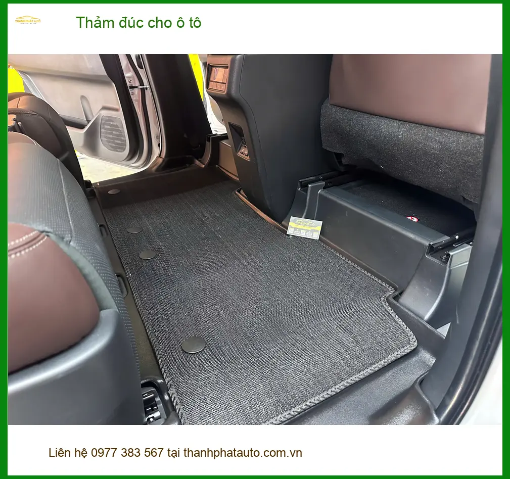 Chị Lan Anh lắp thảm đúc cho ô tô Suzuki Swift tại Quận 2 để giữ xe luôn sạch ảnh thực tế 2
