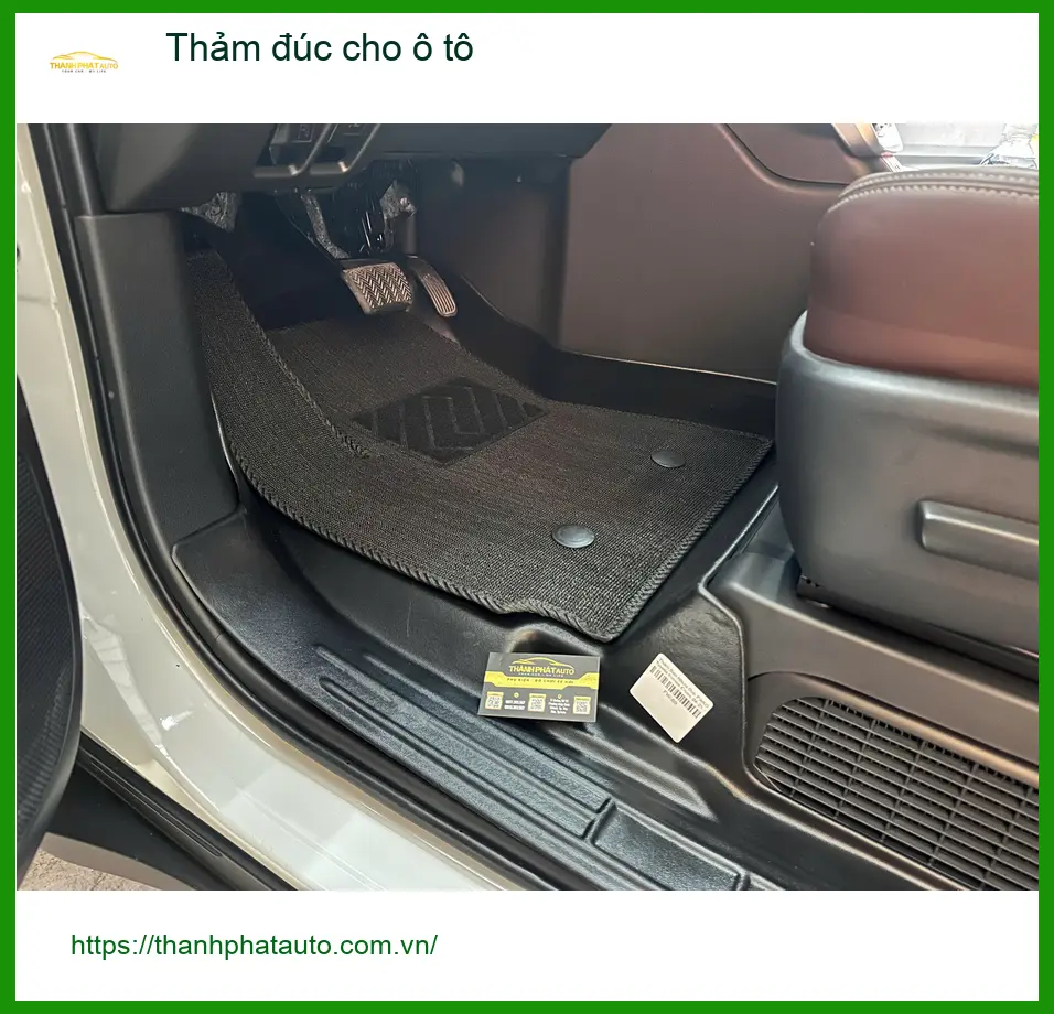 Anh Khôi lắp thảm đúc cao cấp cho Hyundai Accent tại Quận Bình Thạnh
