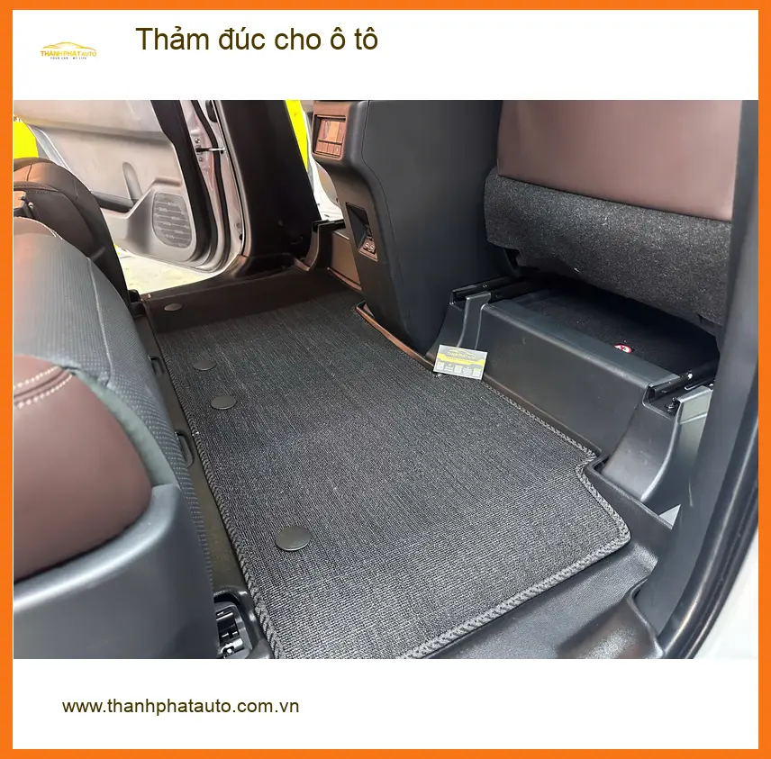 Anh Khôi lắp thảm đúc cao cấp cho Hyundai Accent tại Quận Bình Thạnh ảnh thực tế 3