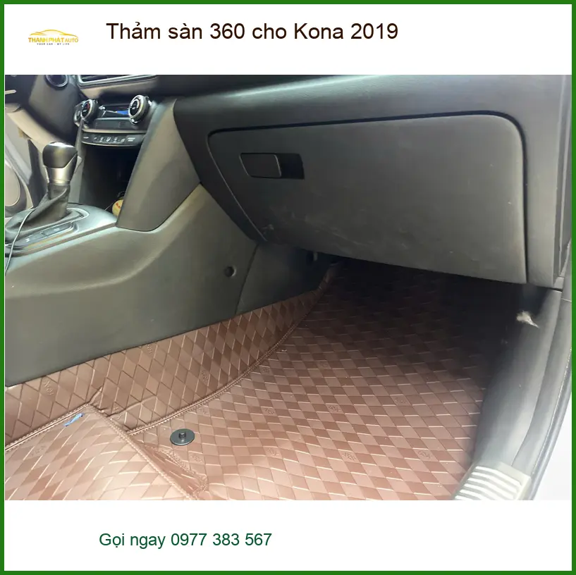 Cô Hằng lắp thảm sàn 360 cho Kona 2019 tại Quận Gò Vấp giữ vệ sinh tối ưu. ảnh thực tế 3