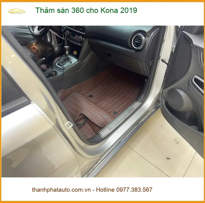 Anh Bách lắp thảm sàn 360 cho Kona 2019 tại Quận 5 để giữ xe luôn sạch sẽ
