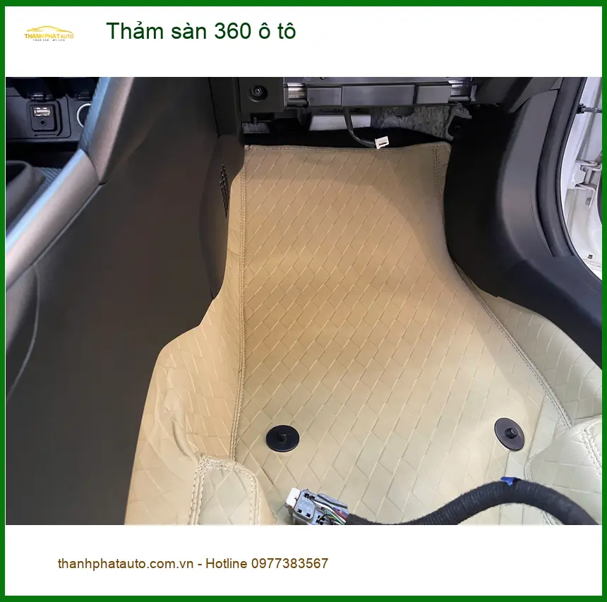 Anh Quý lắp thảm sàn 360 ô tô Hyundai Accent tại Quận 9 giữ xe sạch đẹp