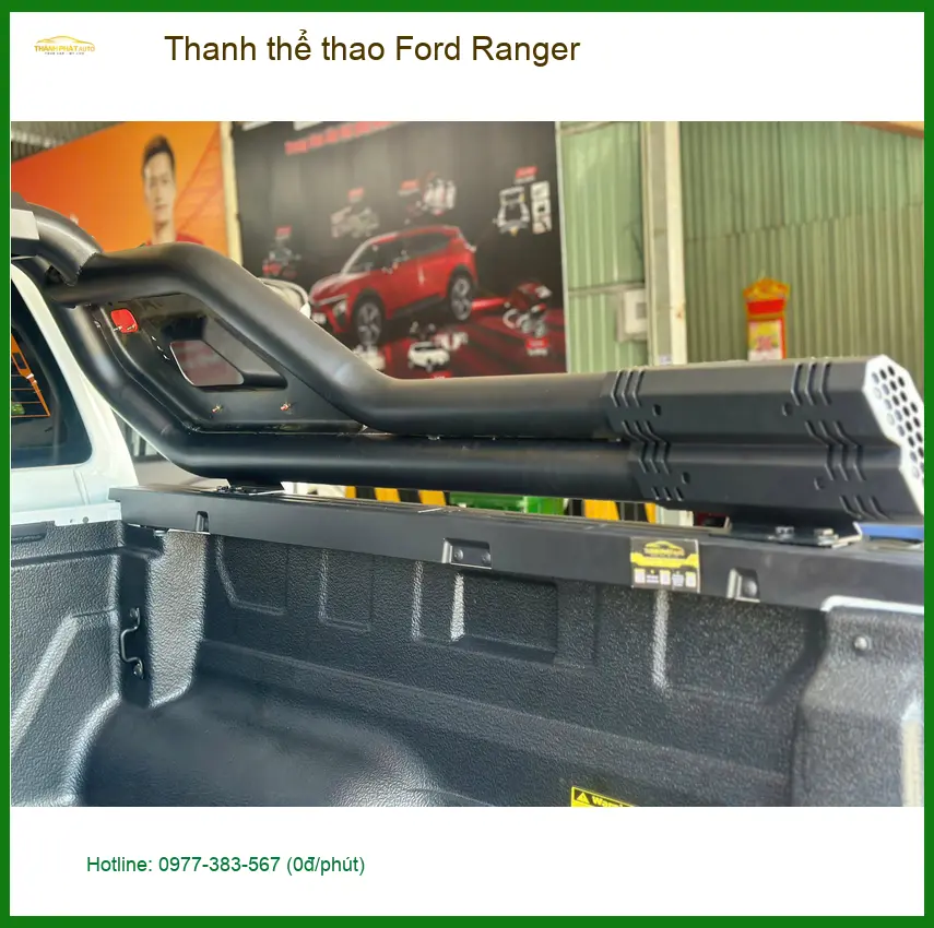Anh Khang lắp thanh thể thao Ford Ranger tại Quận Bình Thạnh để chở đồ tiện lợi hơn