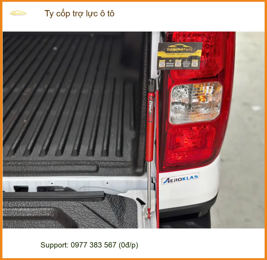 Chú Long lắp Ty cốp trợ lực ô tô cho Ford Everest tại Bình Chánh để cốp đóng mở dễ dàng