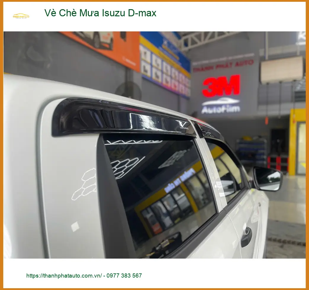 Chú Quân lắp vè che mưa Isuzu D-max tại Quận Tân Bình để tránh nước tạt vào xe ảnh thực tế 2
