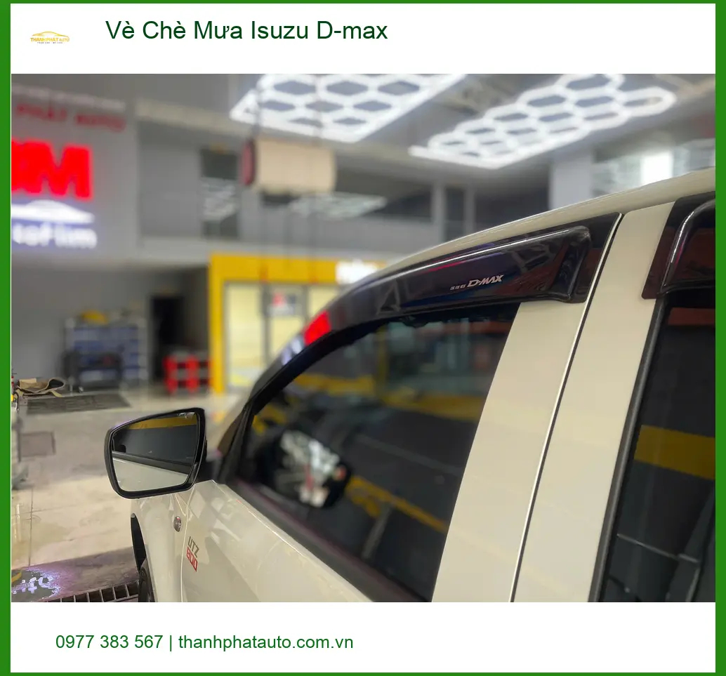 Chú Quân lắp vè che mưa Isuzu D-max tại Quận Tân Bình để tránh nước tạt vào xe ảnh thực tế 3