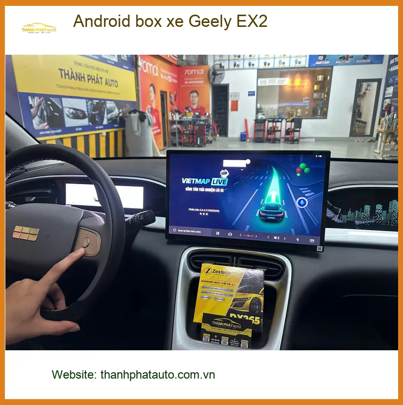 Chị Hương lắp Android box xe Geely EX2 Quận 6 để biến màn hình zin thành smart TV