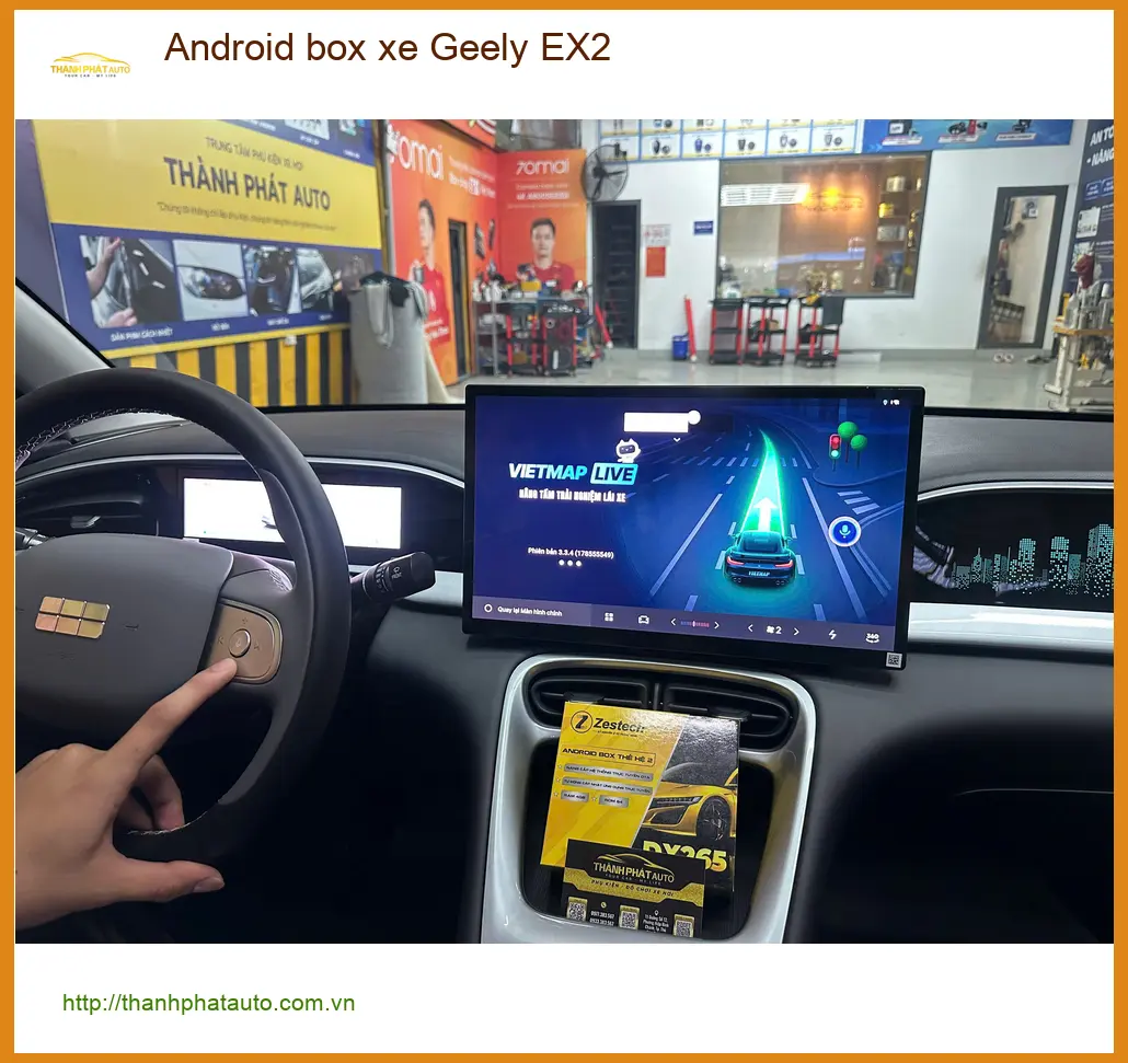 Chú Cường lắp Android box Geely EX2 tại Quận Bình Thạnh xem YouTube