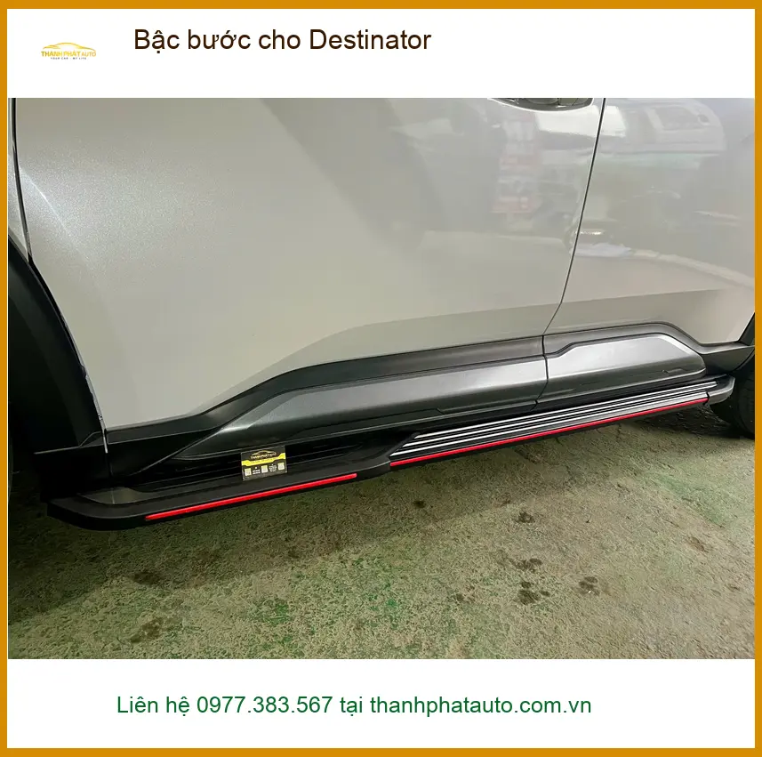 Chị Thảo lắp bậc bước cho Destinator tại Thủ Đức để tiện lên xuống xe ảnh thực tế 2