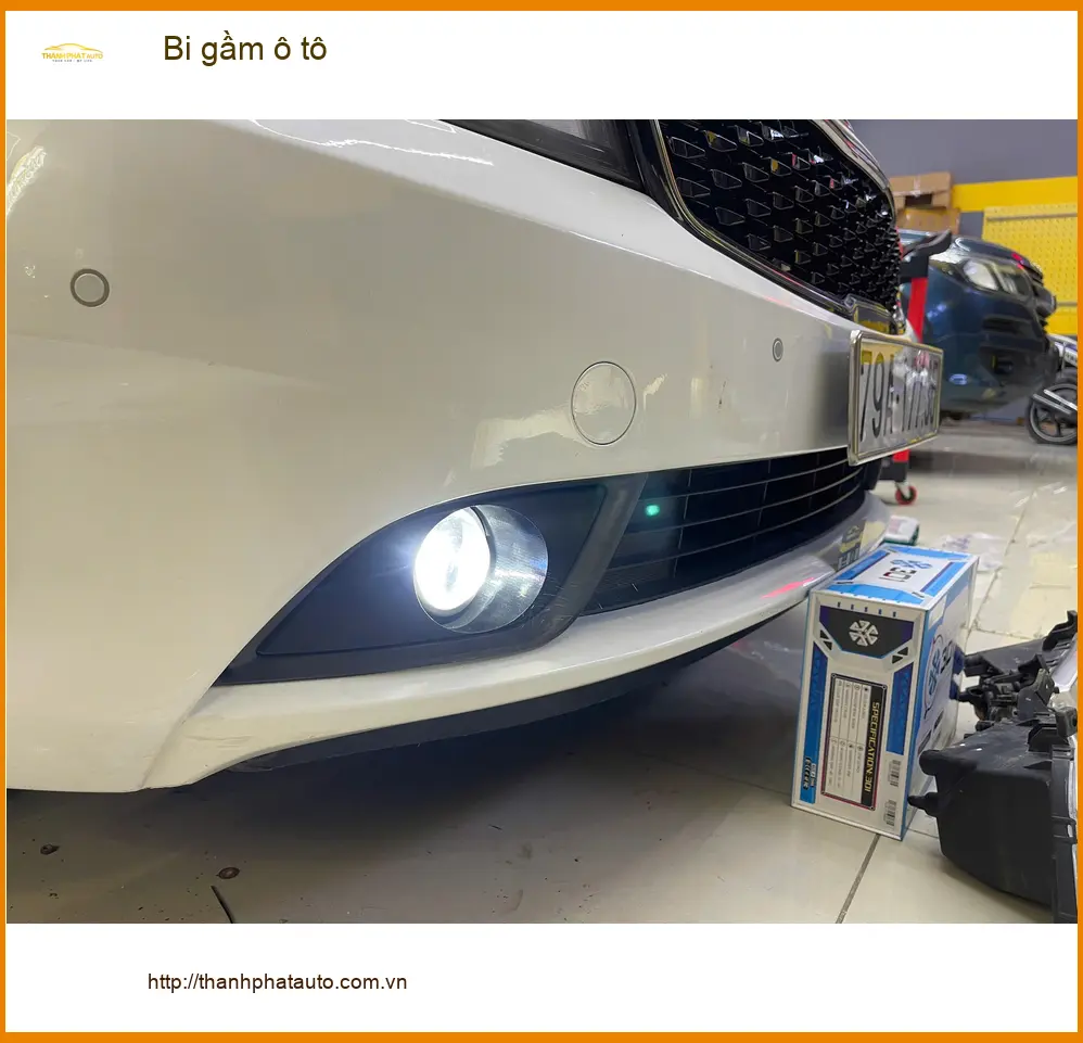 Anh Dũng lắp bi gầm ô tô Hyundai Accent tại Quận 9 vì đèn zin yếu khi đi đêm ảnh thực tế 3