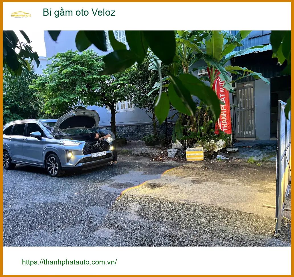 Anh Khang độ bi gầm Toyota Veloz tại Quận Thủ Đức vì đèn zin yếu khi đi đường tối