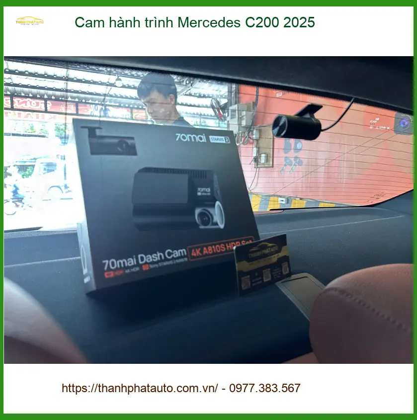 Anh Quang lắp cam hành trình Mercedes C200 2025 tại Quận 12 ảnh thực tế 2