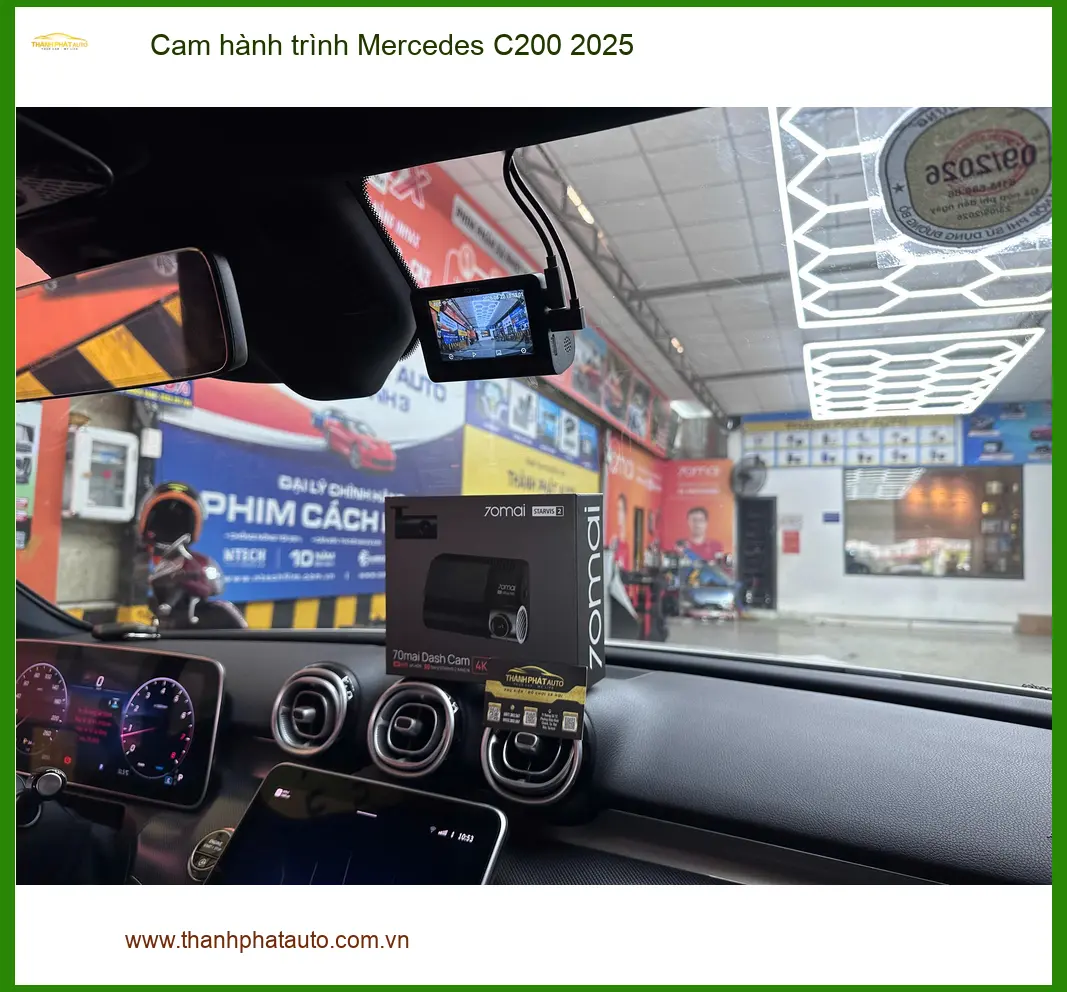 Anh Quang lắp cam hành trình Mercedes C200 2025 tại Quận 12 ảnh thực tế 3