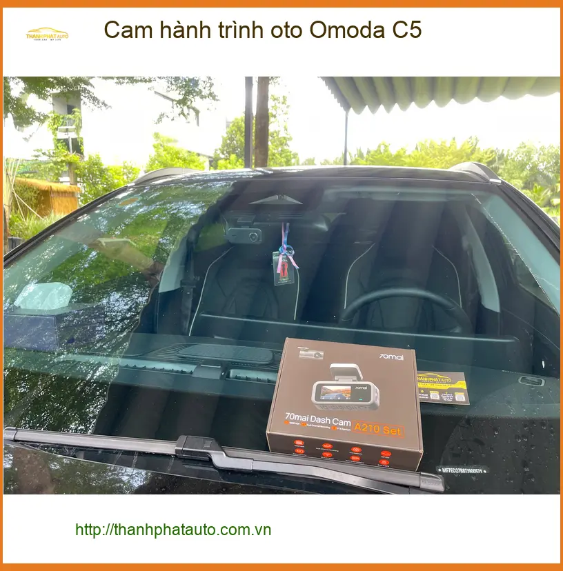 Chị Thảo lắp cam hành trình Omoda C5 tại Quận 9 sau va chạm nhỏ