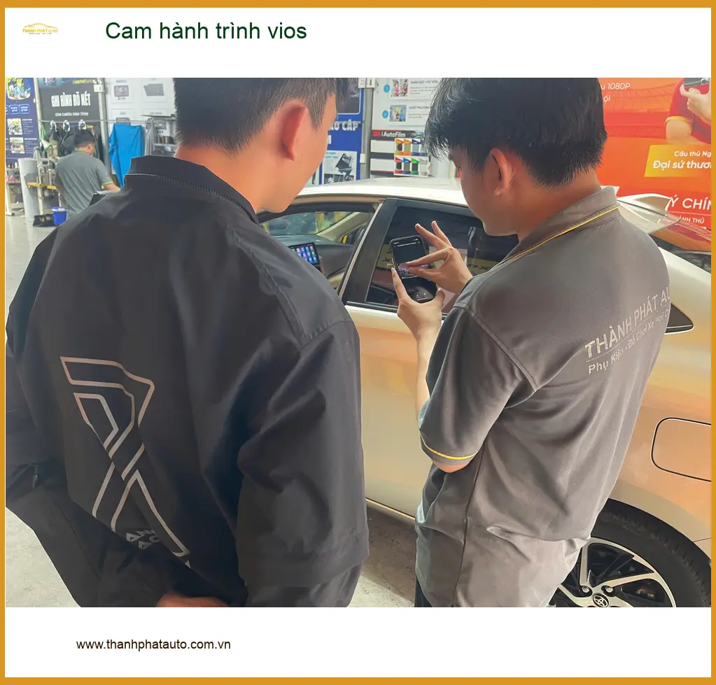 Anh Thắng lắp cam hành trình Vios tại Quận 12 sau vụ va quẹt nhỏ. ảnh thực tế 3