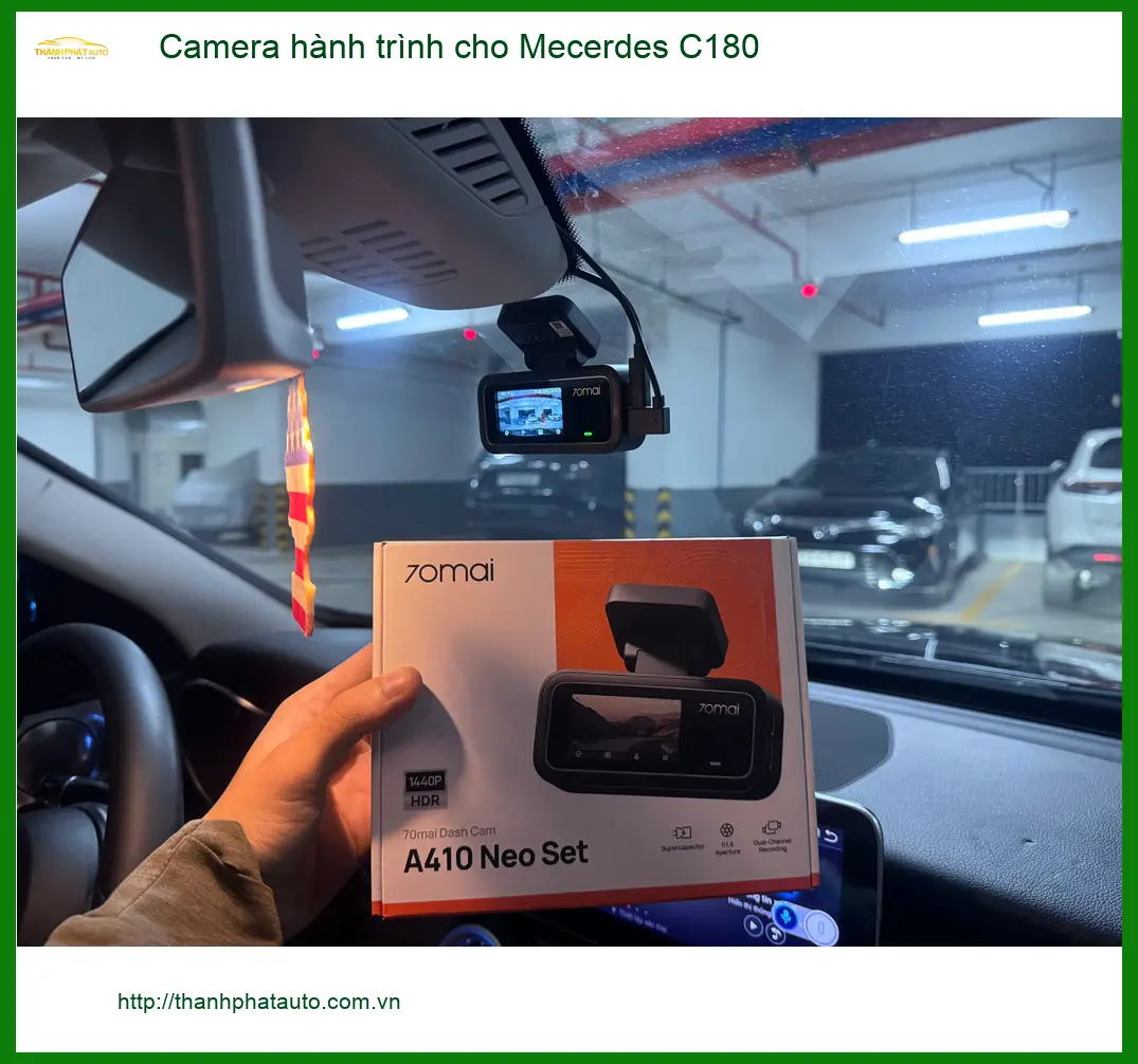 Chị Thảo lắp Camera hành trình cho Mercedes C180 tại Quận 9 ảnh thực tế 4