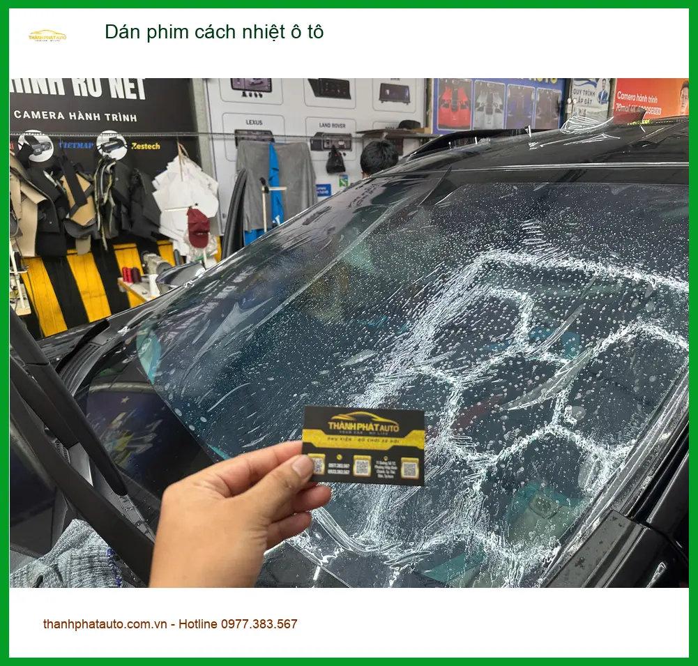 Anh Khôi dán phim cách nhiệt ô tô Hyundai Elantra tại Quận 12 chống nóng
