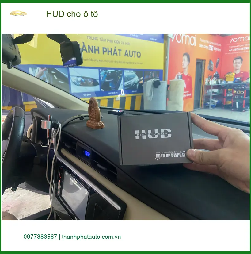 Anh Khang lắp HUD cho ô tô Toyota Vios tại Quận 12 để dễ dàng quan sát tốc độ ảnh thực tế 3