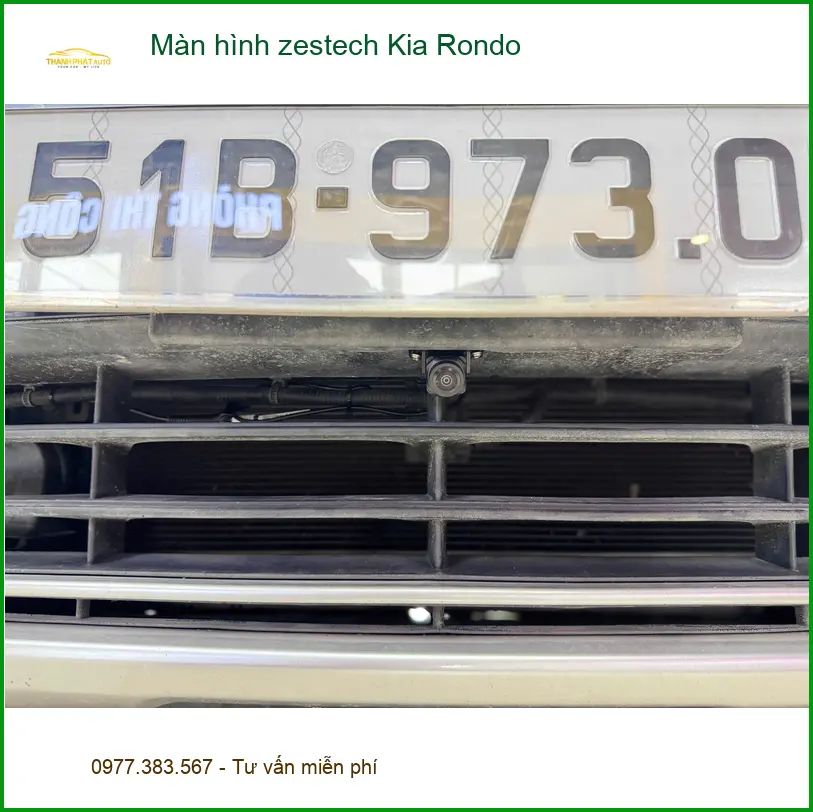Anh Hoàng Long lắp màn hình Zestech Kia Rondo tại Quận 9 để trải nghiệm công nghệ mới ảnh thực tế 2