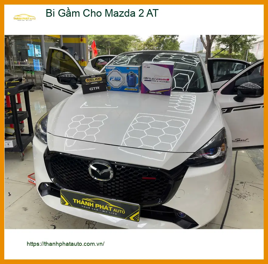 Anh Tùng độ bi gầm cho Mazda 2 AT ở Quận 9 vì thường xuyên đi làm về khuya đường vắng ảnh thực tế 4