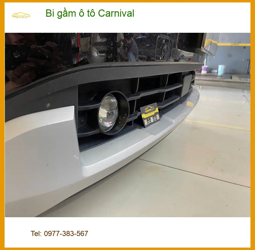 Chị Hương Giang lắp bi gầm ô tô Carnival tại Quận 9 để cải thiện ánh sáng đường đi