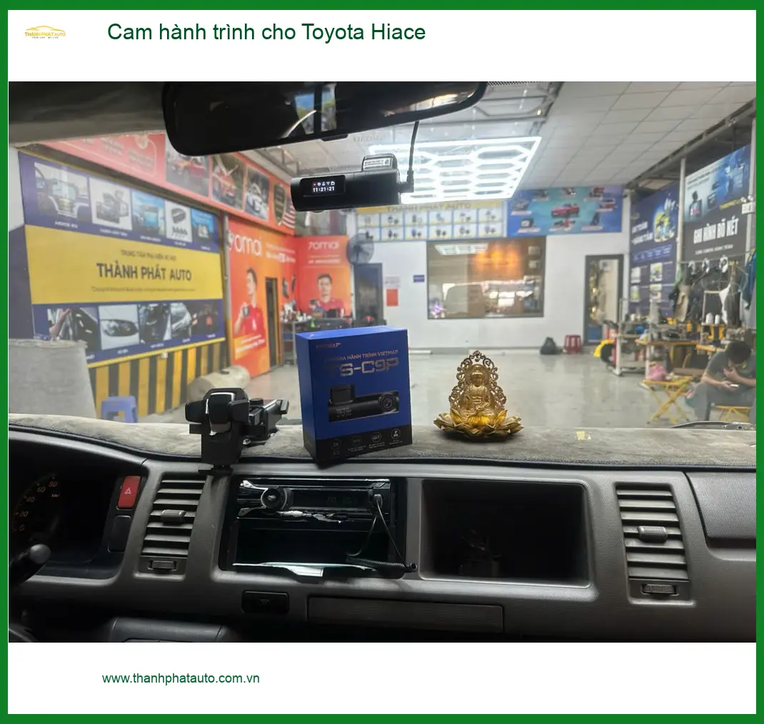 Anh Hưng lắp cam hành trình cho Toyota Hiace tại Quận 12 để an tâm hơn ảnh thực tế 3