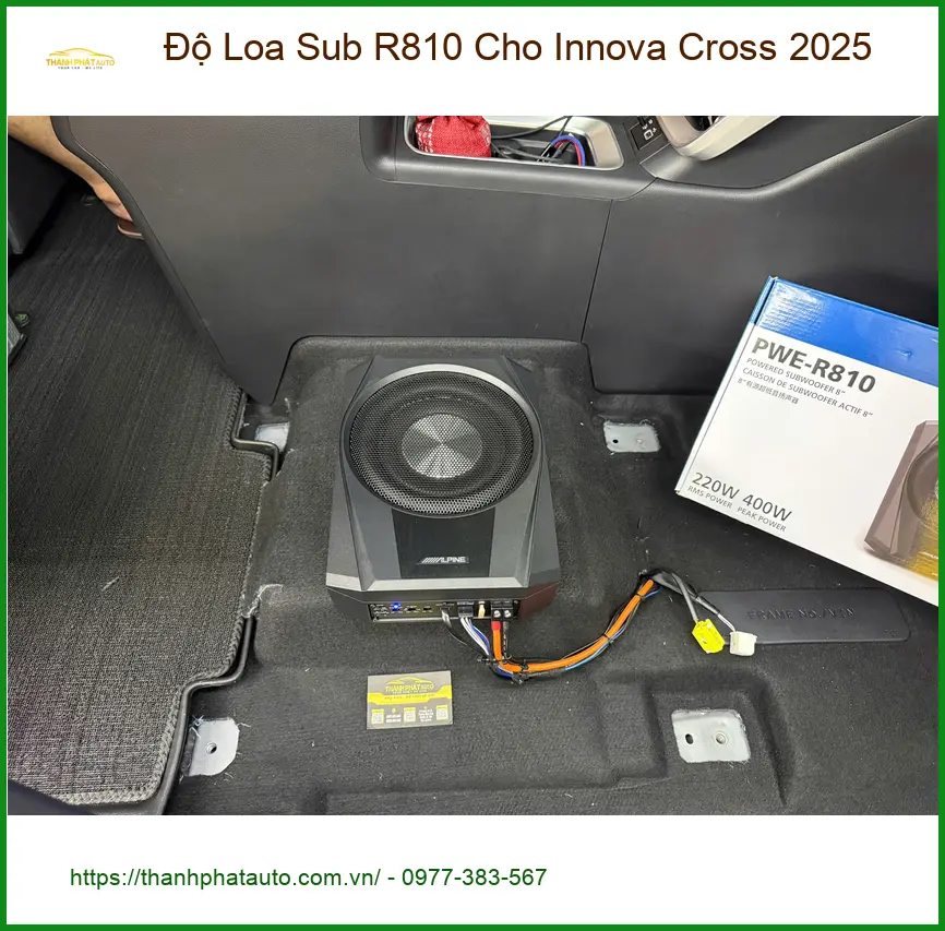 Anh Tấn Innova Cross 2025 độ Loa Sub R810 tại Quận 12 vì muốn âm thanh sống động hơn ảnh thực tế 3