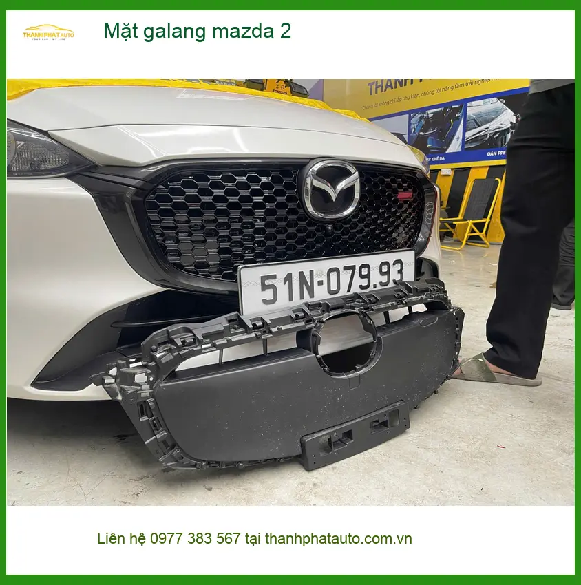 Chú Phúc độ Mặt galang Mazda 2 tại Quận 12 để xe trông thể thao và cá tính hơn ảnh thực tế 2