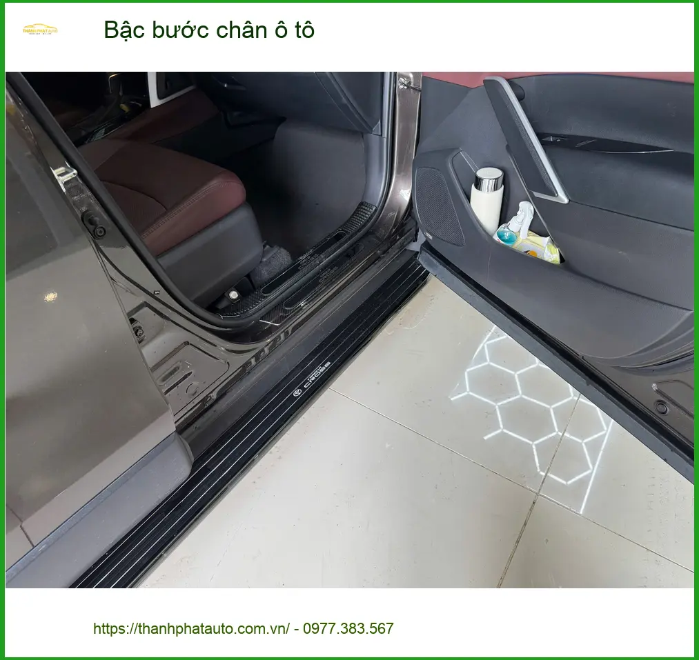 Anh Khôi lắp bậc bước chân ô tô Honda CRV tại Quận Gò Vấp để gia đình dễ lên xuống xe