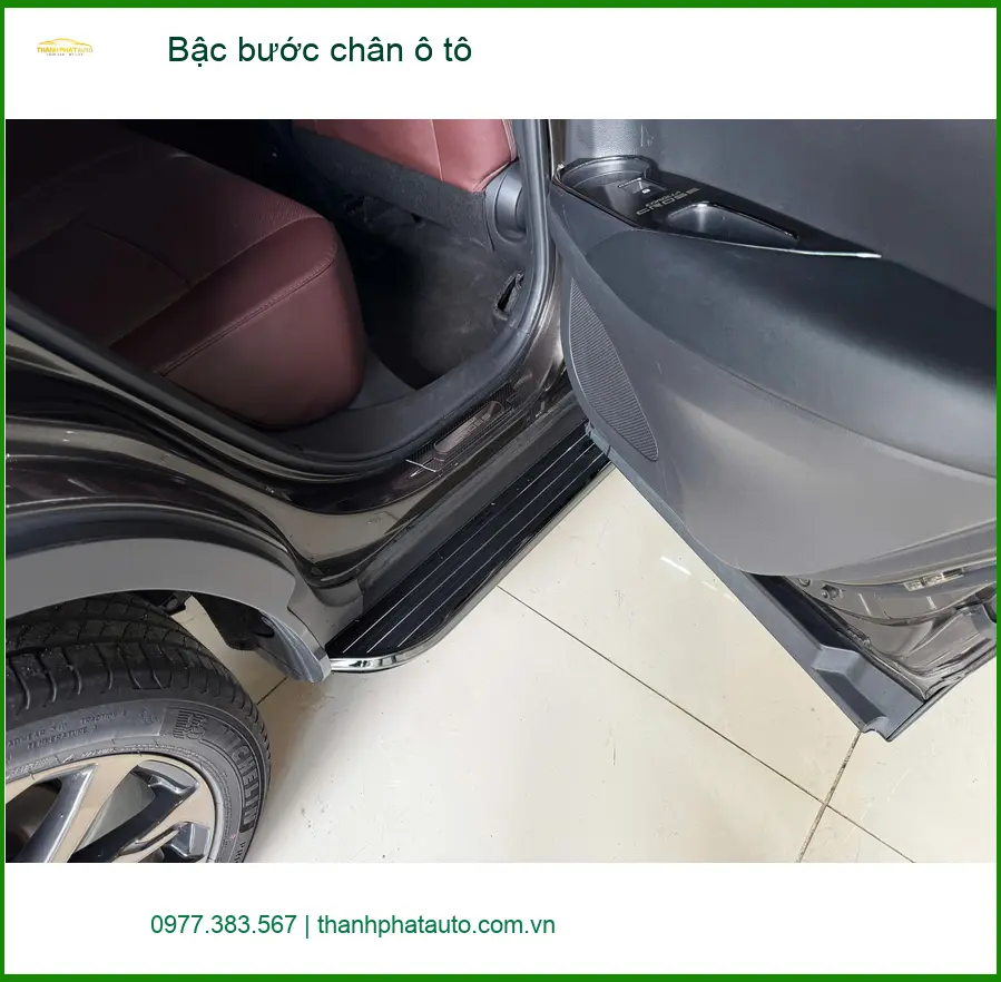 Anh Khôi lắp bậc bước chân ô tô Honda CRV tại Quận Gò Vấp để gia đình dễ lên xuống xe ảnh thực tế 2