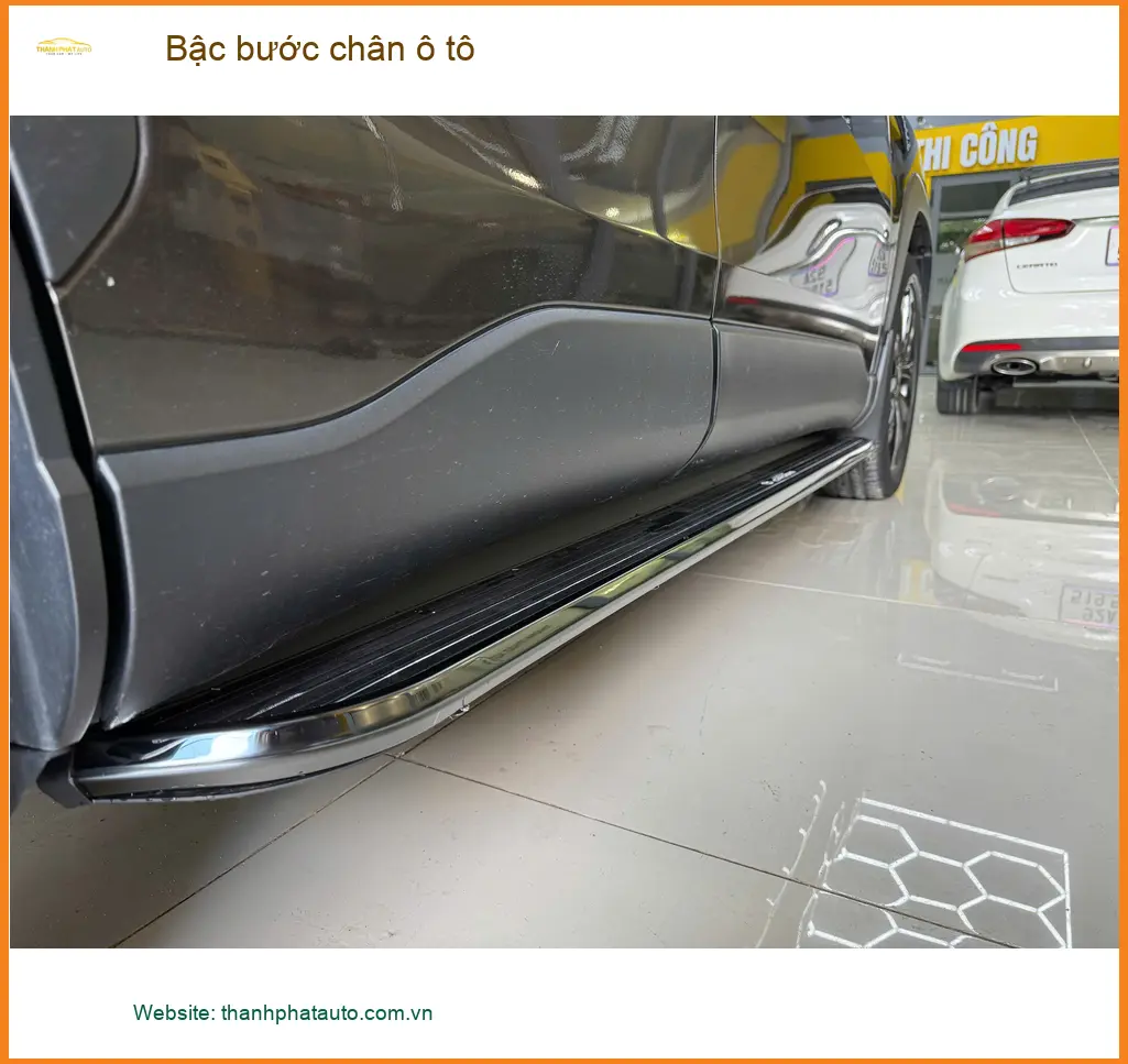Anh Khôi lắp bậc bước chân ô tô Honda CRV tại Quận Gò Vấp để gia đình dễ lên xuống xe ảnh thực tế 4