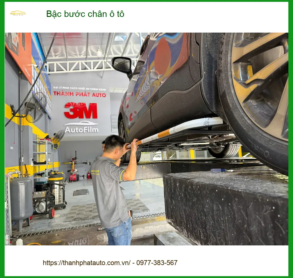 Anh Khôi lắp bậc bước chân ô tô Honda CRV tại Quận Gò Vấp để gia đình dễ lên xuống xe ảnh thực tế 5