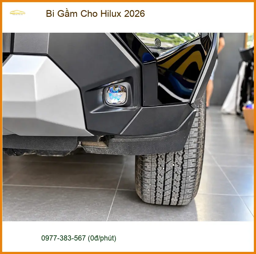 Anh Tấn lắp bi gầm cho Hilux 2026 tại Quận Thủ Đức vì hay đi công trình xa