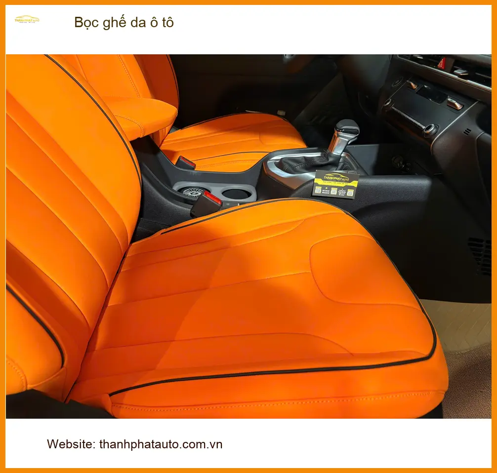 Chú Minh bọc ghế da ô tô Toyota Camry tại Quận Phú Nhuận ảnh thực tế 3