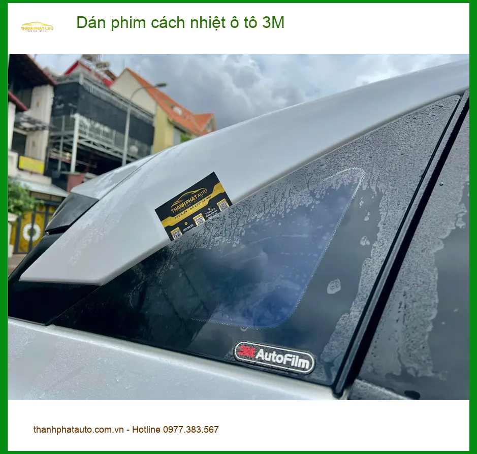 Anh Duy dán phim cách nhiệt 3M cho Toyota Camry tại Gò Vấp chống nóng hiệu quả ảnh thực tế 4
