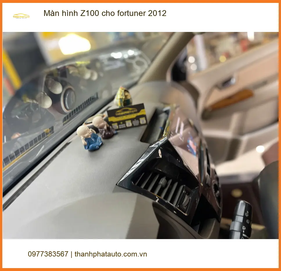 Anh Cường lắp màn hình Z100 cho Fortuner 2012 tại Quận Bình Tân vì màn hình cũ giật lag ảnh thực tế 4