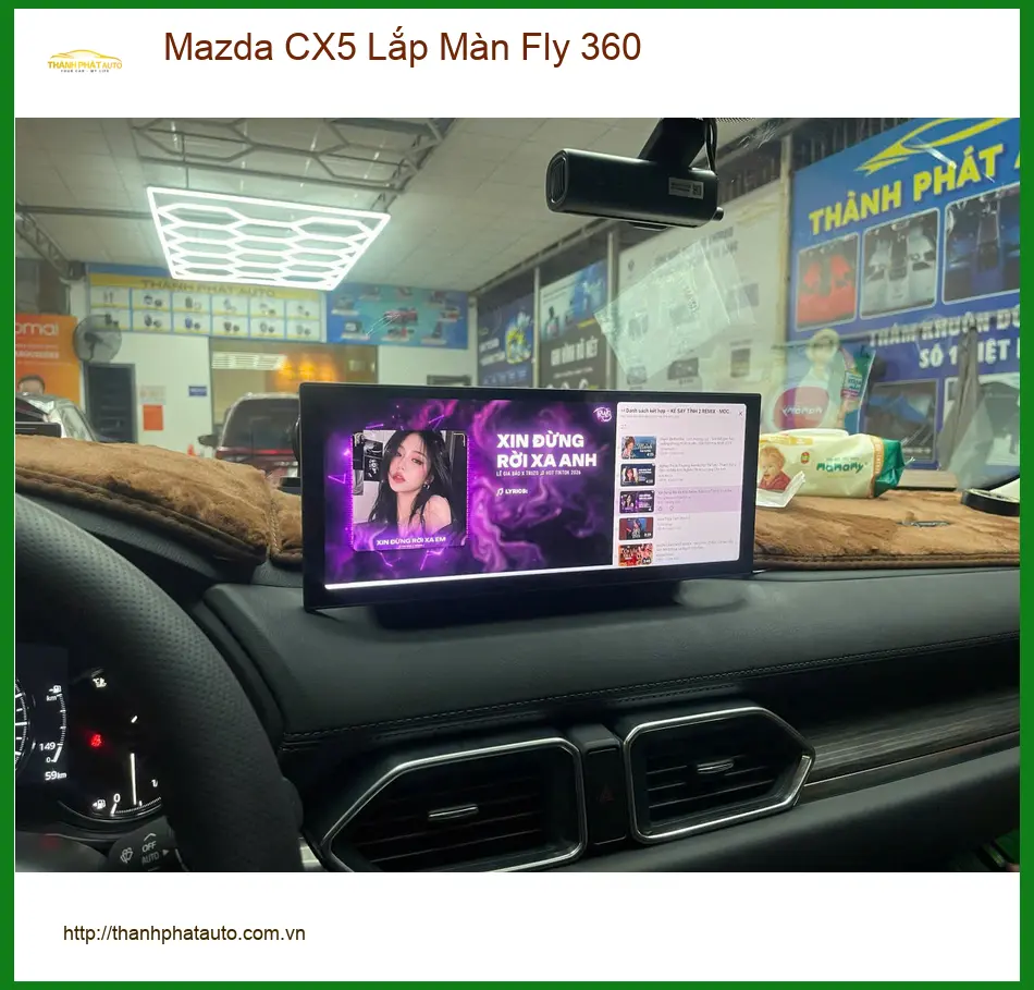 Anh Minh lắp Màn Fly 360 cho Mazda CX5 tại Quận 12 để lái xe an toàn hơn