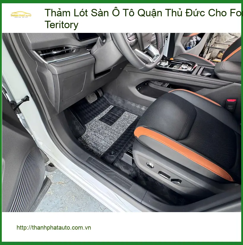 Chị Vân thay thảm lót sàn ô tô Ford Territory tại Thủ Đức để dễ dàng vệ sinh ảnh thực tế 2