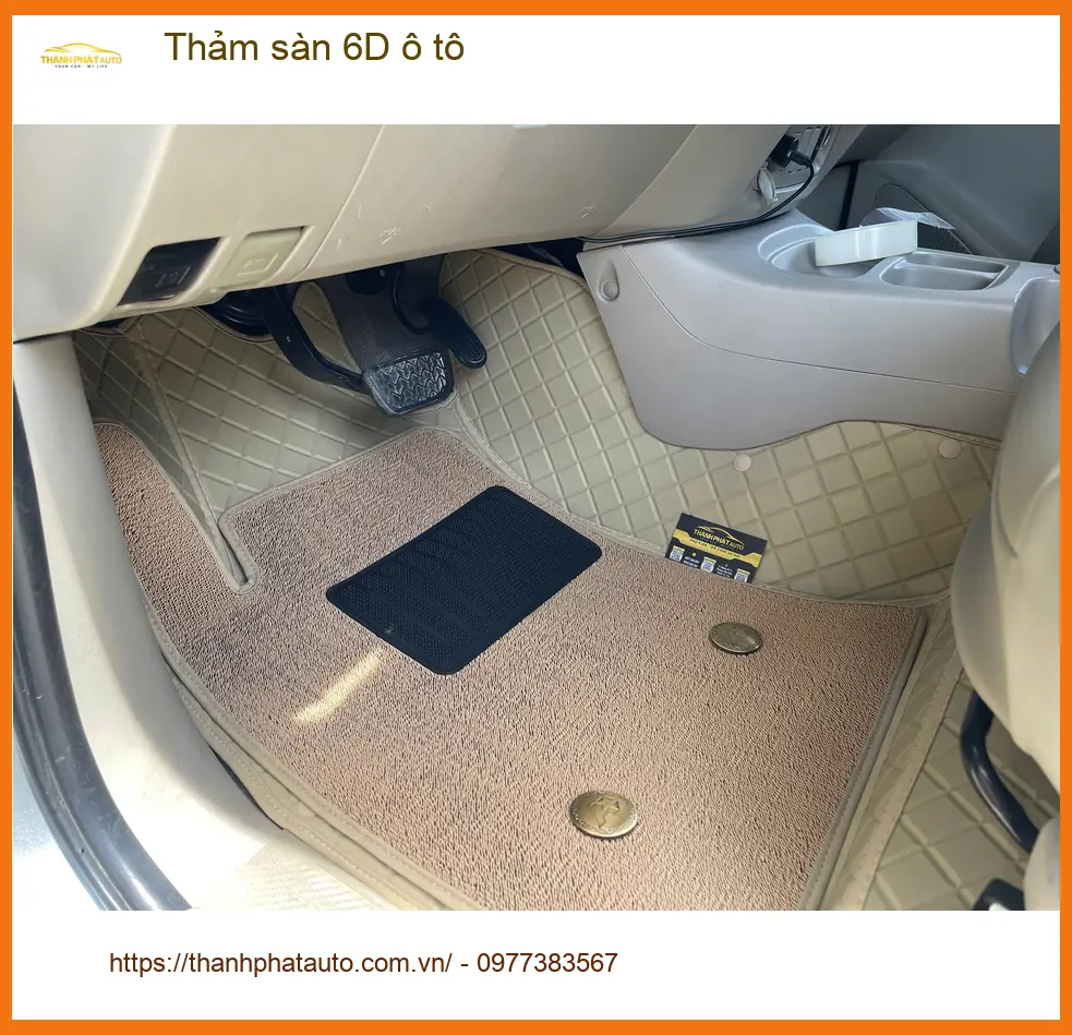 Cô Thu thay thảm sàn 6D ô tô Hyundai Creta tại Quận Gò Vấp để dễ dàng vệ sinh hơn ảnh thực tế 2